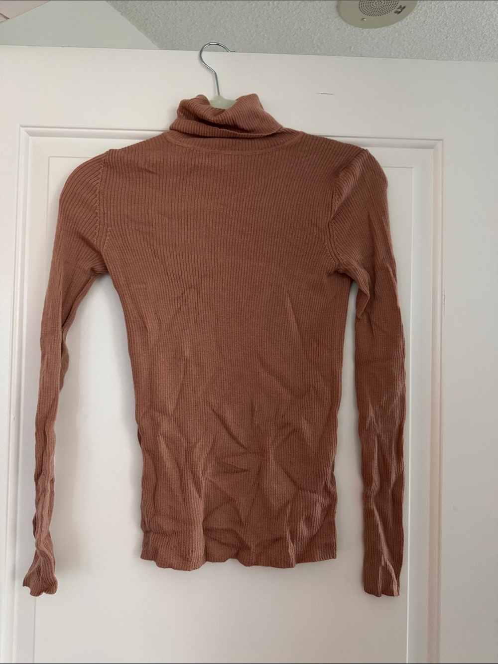 Uniqlo Ribbed Turtleneck Sweater - Rust Brown